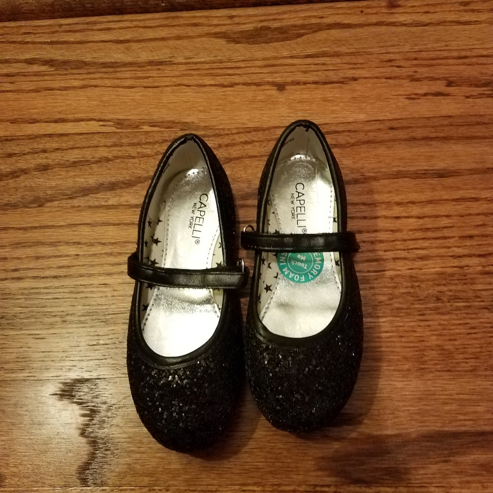Toddler flat shoe